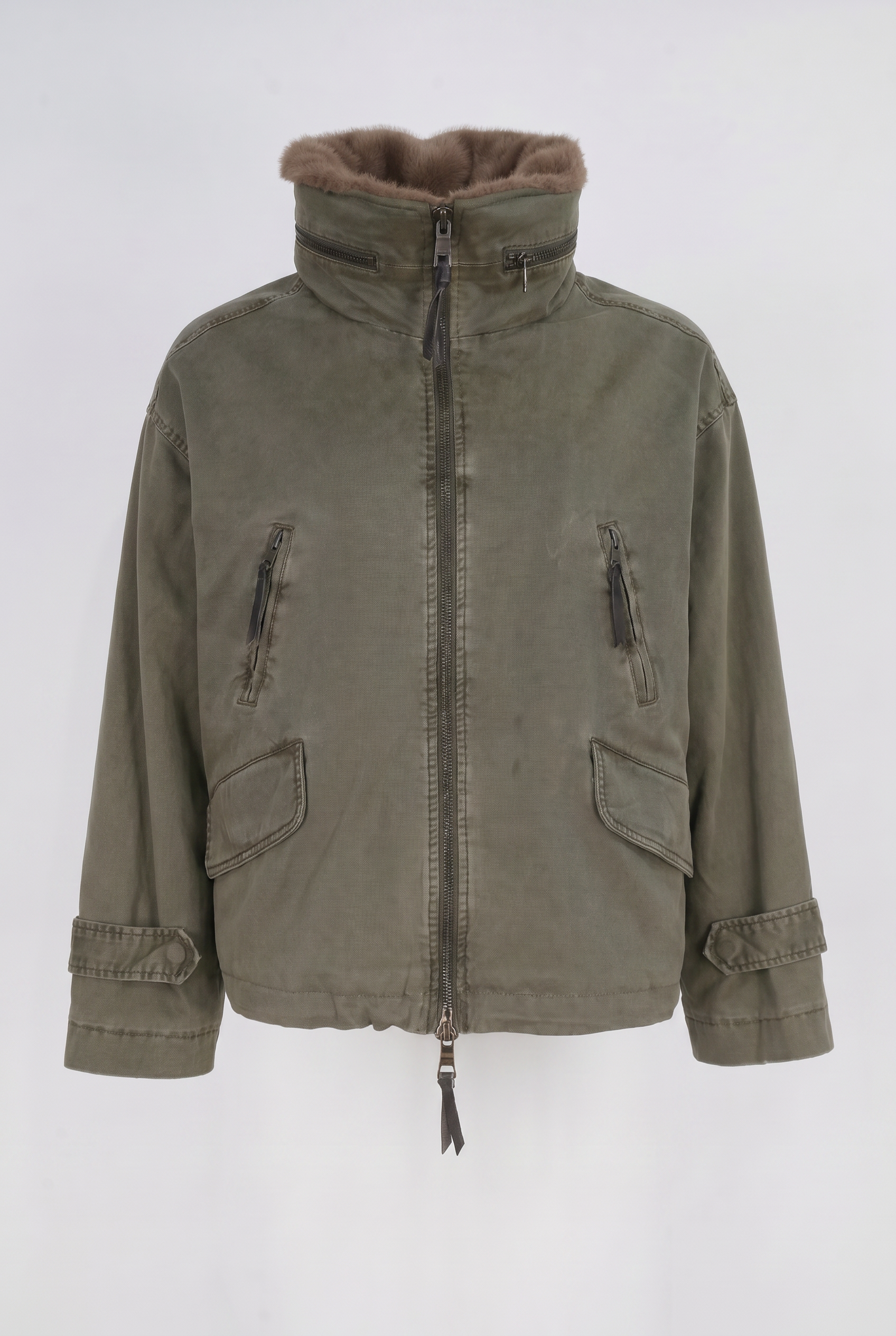 Tyra II  Jacke Detail Kunstfellkragen und 2-Wege-Reißverschluss